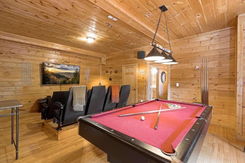 Villa Movie Theater Hot Tub View Mountain Escape Gatlinburg Exterior foto