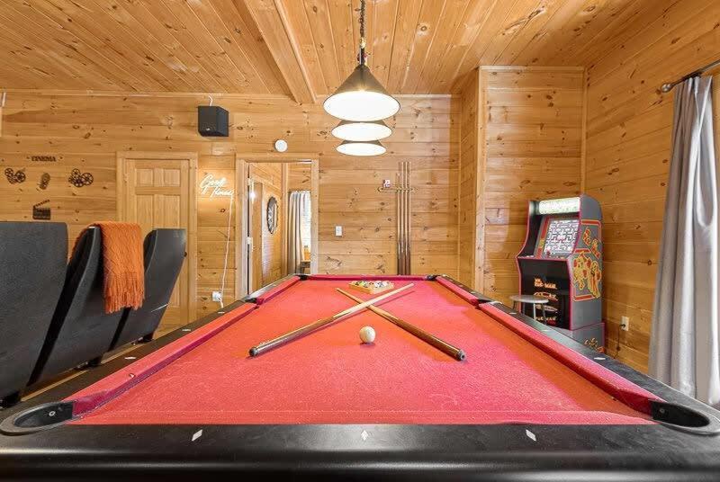 Villa Movie Theater Hot Tub View Mountain Escape Gatlinburg Exterior foto
